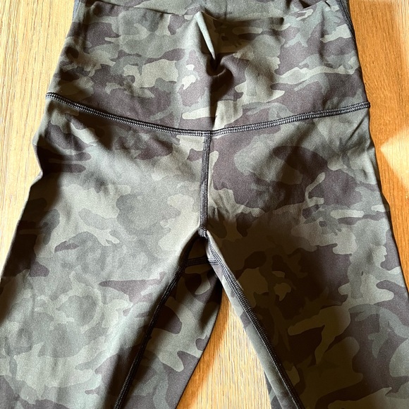 Lululemon Wunder Under High-Rise Tight 25" size4 - Picture 2 of 5